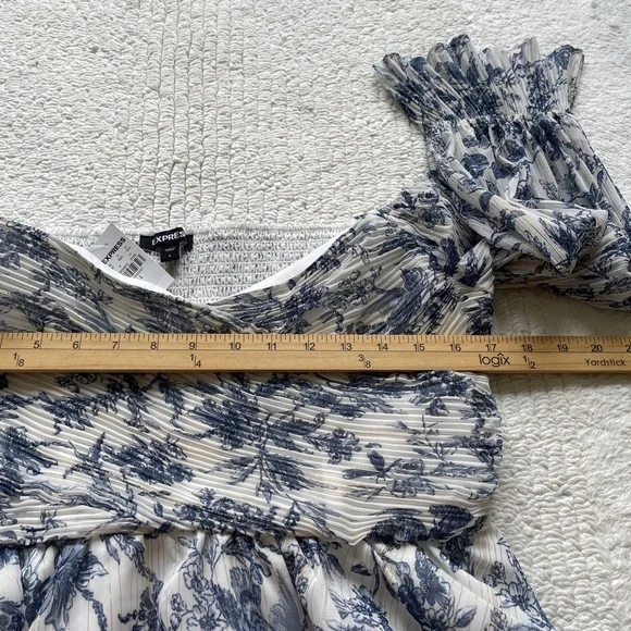 Express Off The Shoulder Top Women's L Blue Floral Balloon Sleeves Pleated - Picture 9 of 10